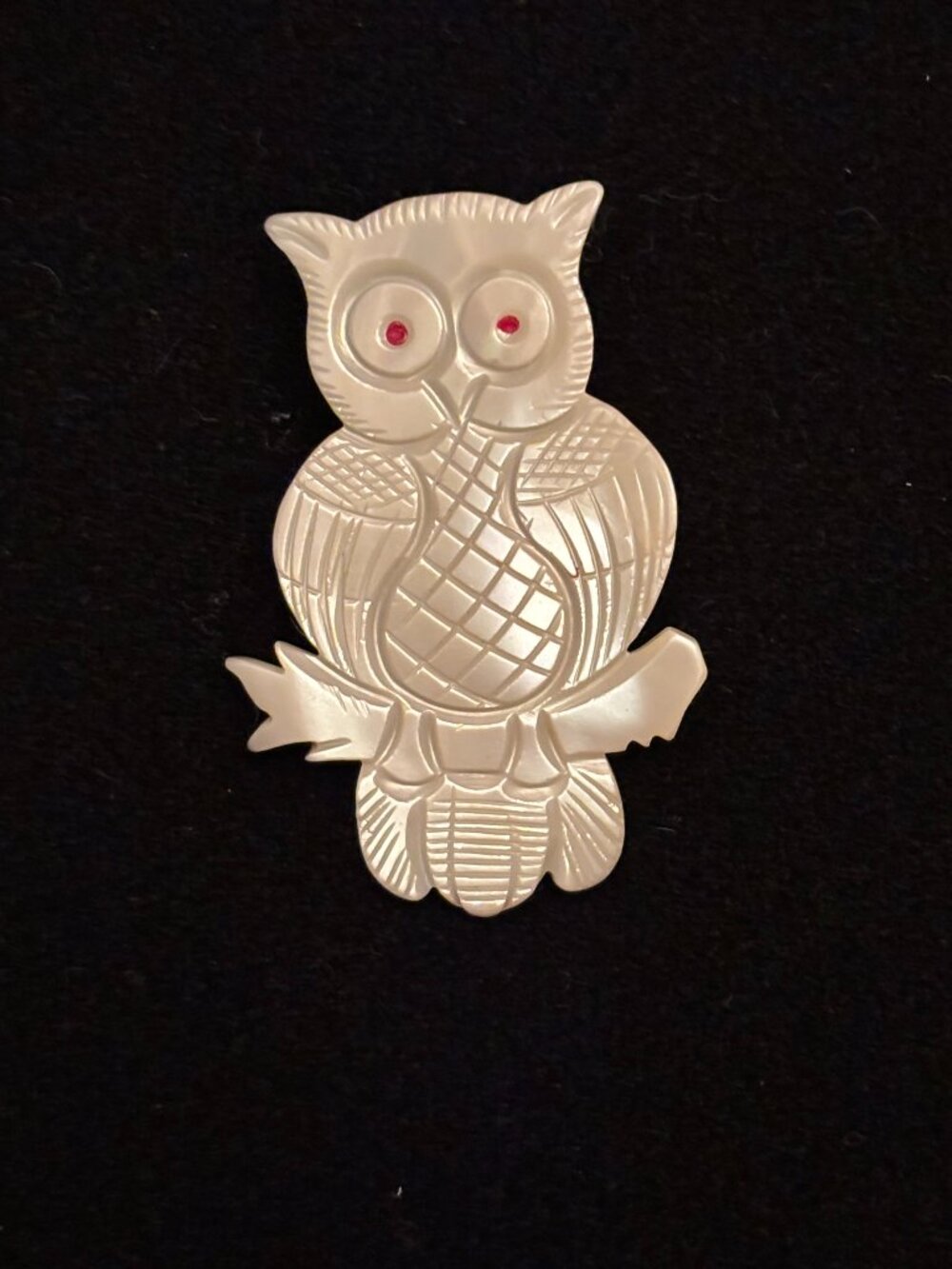 Vintage Carved Mother of Pearl Owl Brooch Pin